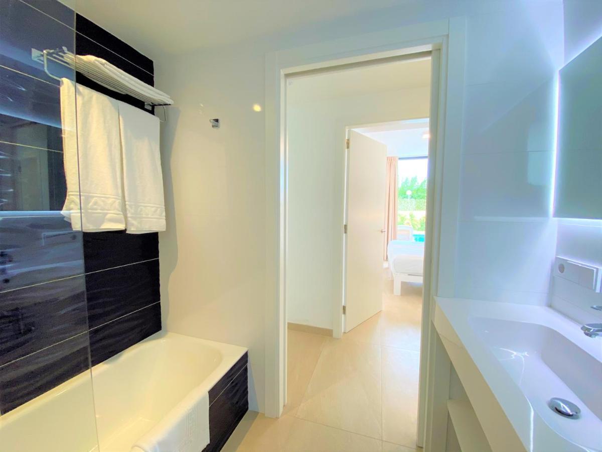 Villa Lucia Cala'N Blanes  ภายนอก รูปภาพ